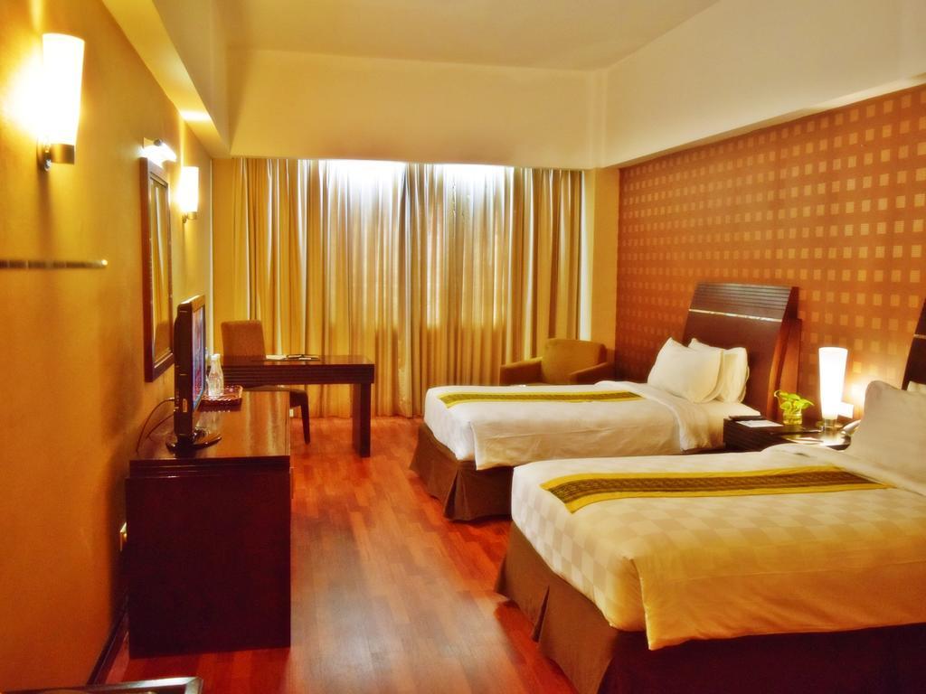 Grand Elite Hotel Pekanbaru Ngoại thất bức ảnh