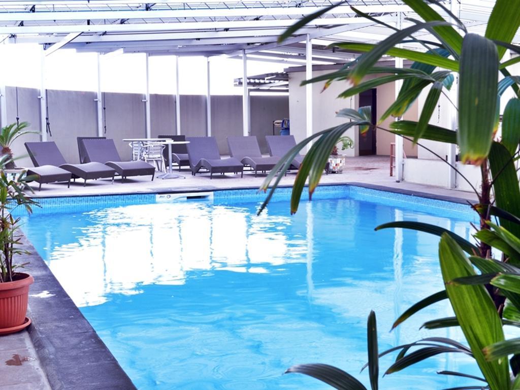 Grand Elite Hotel Pekanbaru Ngoại thất bức ảnh