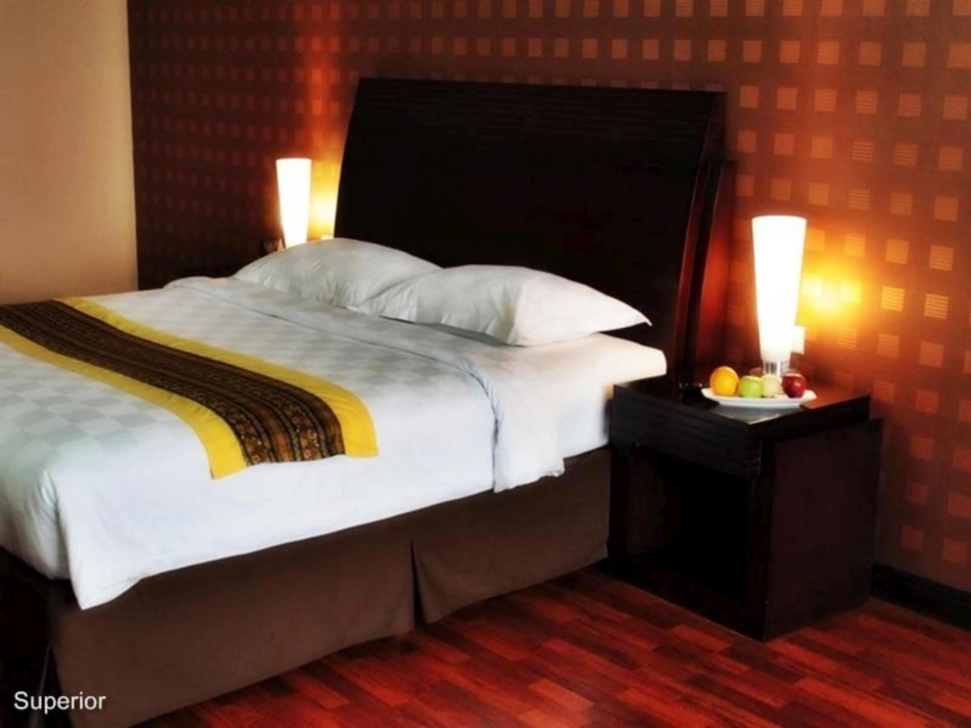 Grand Elite Hotel Pekanbaru Ngoại thất bức ảnh